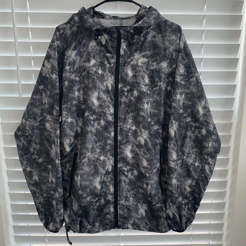 Brand New Without Tags Beautiful Giant Large Camp Wind Breaker